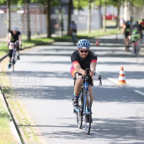 10.08.2025 - GEWOBA Citytriathlon Bremen Yannick Fuchs http://msf.ph/oto/8563300 10.08.2025 14:35:52 Radfahren 32, 64, 129, 173, 339, 395, 421 meine-sportfotos.de