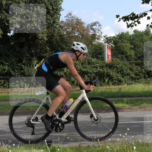 10.08.2025 - GEWOBA Citytriathlon Bremen Yannick Fuchs http://msf.ph/oto/8563313 10.08.2025 10:47:57 Radfahren 414, 433, 459 meine-sportfotos.de