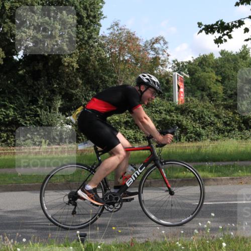 10.08.2025 - GEWOBA Citytriathlon Bremen Yannick Fuchs http://msf.ph/oto/8563318 10.08.2025 10:48:04 Radfahren 363, 376, 414, 459 meine-sportfotos.de