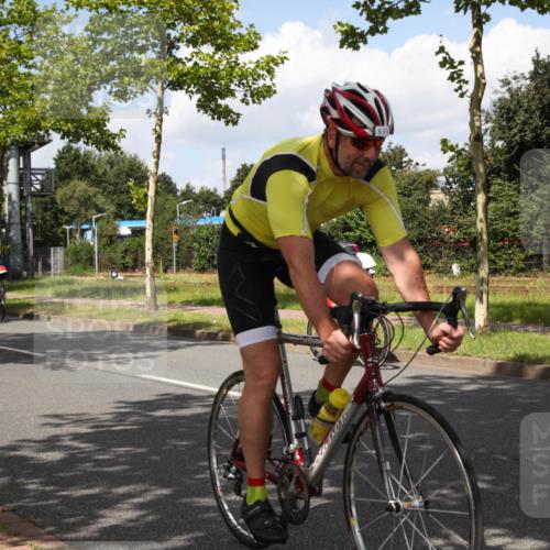 10.08.2025 - GEWOBA Citytriathlon Bremen Yannick Fuchs http://msf.ph/oto/8563320 10.08.2025 12:35:35 Radfahren 642, 719, 742, 763, 783, 833, 919, 933, 966, 1039 meine-sportfotos.de