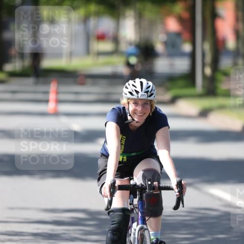 10.08.2025 - GEWOBA Citytriathlon Bremen Yannick Fuchs http://msf.ph/oto/8563322 10.08.2025 14:35:56 Radfahren 32, 64, 129, 173, 395, 437, 452 meine-sportfotos.de