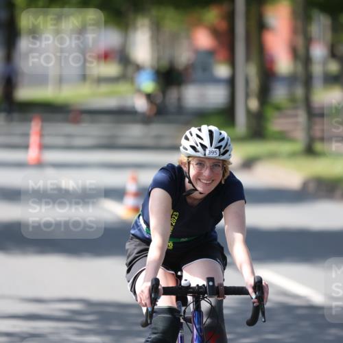 10.08.2025 - GEWOBA Citytriathlon Bremen Yannick Fuchs http://msf.ph/oto/8563324 10.08.2025 14:35:56 Radfahren 32, 64, 129, 173, 395, 437, 452 meine-sportfotos.de