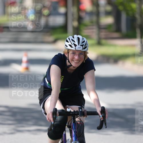 10.08.2025 - GEWOBA Citytriathlon Bremen Yannick Fuchs http://msf.ph/oto/8563327 10.08.2025 14:35:56 Radfahren 32, 64, 129, 173, 395, 437, 452 meine-sportfotos.de