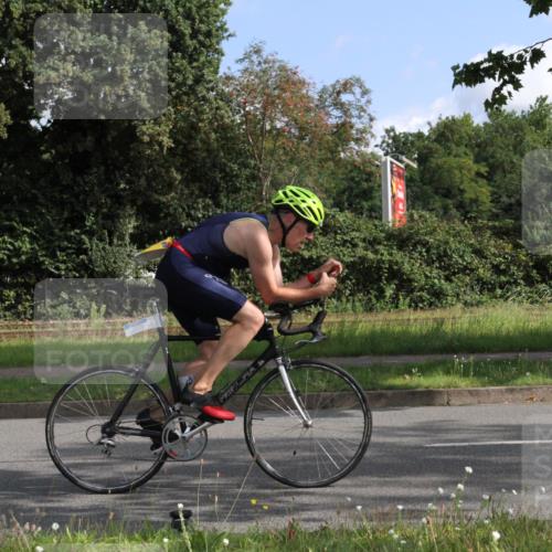 10.08.2025 - GEWOBA Citytriathlon Bremen Yannick Fuchs http://msf.ph/oto/8563329 10.08.2025 10:48:34 Radfahren 127, 129, 423, 434, 471, 494 meine-sportfotos.de