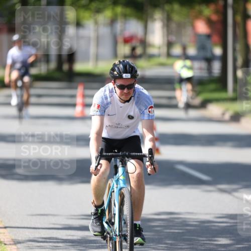 10.08.2025 - GEWOBA Citytriathlon Bremen Yannick Fuchs http://msf.ph/oto/8563334 10.08.2025 14:36:00 Radfahren 32, 64, 129, 173, 261, 395, 437, 452 meine-sportfotos.de