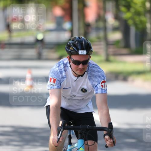 10.08.2025 - GEWOBA Citytriathlon Bremen Yannick Fuchs http://msf.ph/oto/8563341 10.08.2025 14:36:01 Radfahren 32, 129, 261, 395, 437, 452 meine-sportfotos.de