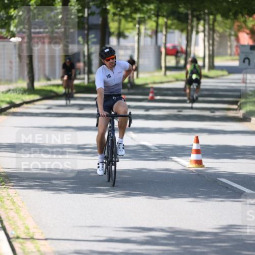 10.08.2025 - GEWOBA Citytriathlon Bremen Yannick Fuchs http://msf.ph/oto/8563346 10.08.2025 14:36:02 Radfahren 32, 129, 261, 395, 437, 452 meine-sportfotos.de