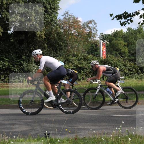 10.08.2025 - GEWOBA Citytriathlon Bremen Yannick Fuchs http://msf.ph/oto/8563347 10.08.2025 10:49:08 Radfahren 81, 105, 151, 213, 245, 420, 430 meine-sportfotos.de