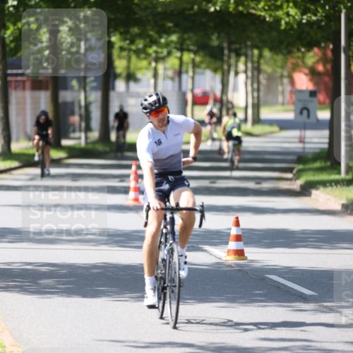 10.08.2025 - GEWOBA Citytriathlon Bremen Yannick Fuchs http://msf.ph/oto/8563351 10.08.2025 14:36:03 Radfahren 32, 129, 261, 395, 437, 452 meine-sportfotos.de