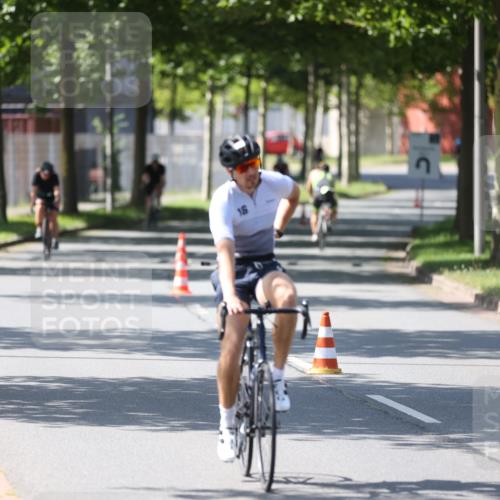 10.08.2025 - GEWOBA Citytriathlon Bremen Yannick Fuchs http://msf.ph/oto/8563354 10.08.2025 14:36:03 Radfahren 32, 129, 261, 395, 437, 452 meine-sportfotos.de