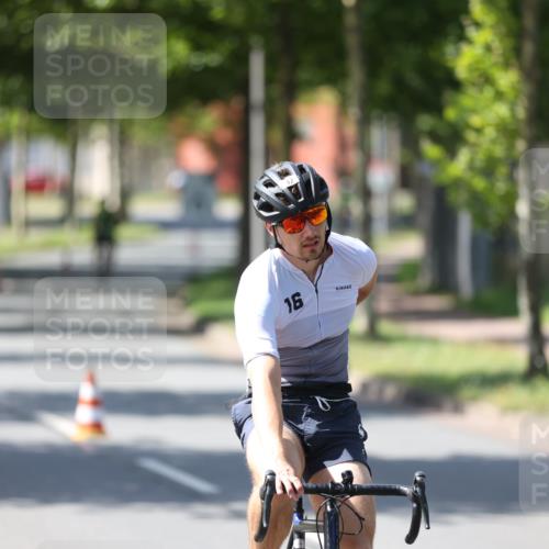 10.08.2025 - GEWOBA Citytriathlon Bremen Yannick Fuchs http://msf.ph/oto/8563357 10.08.2025 14:36:04 Radfahren 32, 129, 261, 437, 452 meine-sportfotos.de