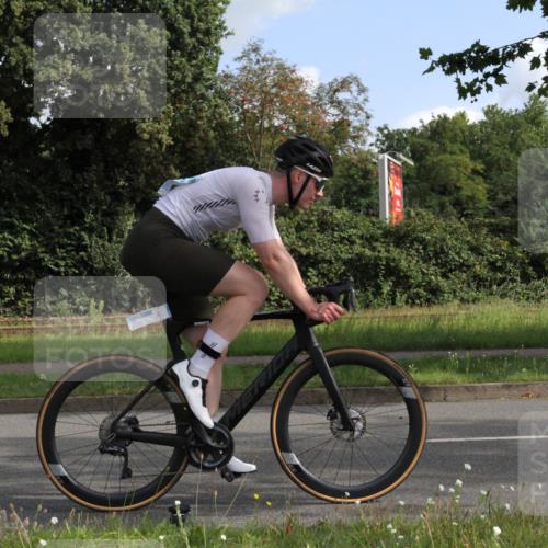 10.08.2025 - GEWOBA Citytriathlon Bremen Yannick Fuchs http://msf.ph/oto/8563366 10.08.2025 10:49:12 Radfahren 81, 105, 151, 213, 245, 387, 407, 420, 430 meine-sportfotos.de