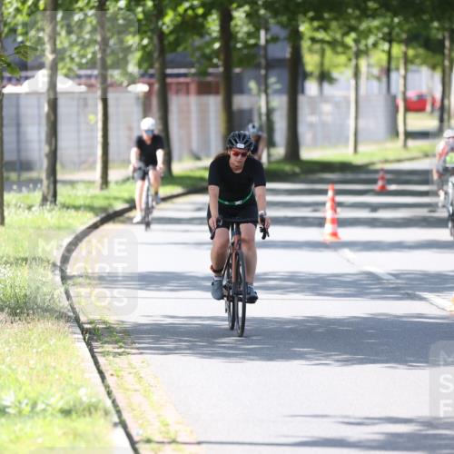 10.08.2025 - GEWOBA Citytriathlon Bremen Yannick Fuchs http://msf.ph/oto/8563370 10.08.2025 14:36:07 Radfahren 32, 261, 437, 452 meine-sportfotos.de