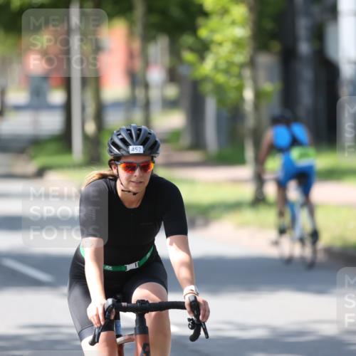 10.08.2025 - GEWOBA Citytriathlon Bremen Yannick Fuchs http://msf.ph/oto/8563382 10.08.2025 14:36:10 Radfahren 32, 261, 380, 437, 452 meine-sportfotos.de