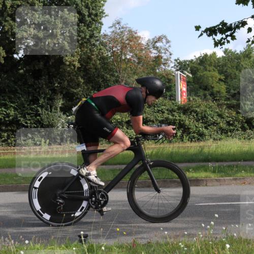 10.08.2025 - GEWOBA Citytriathlon Bremen Yannick Fuchs http://msf.ph/oto/8563384 10.08.2025 10:49:15 Radfahren 81, 105, 151, 213, 245, 387, 407, 420, 430 meine-sportfotos.de