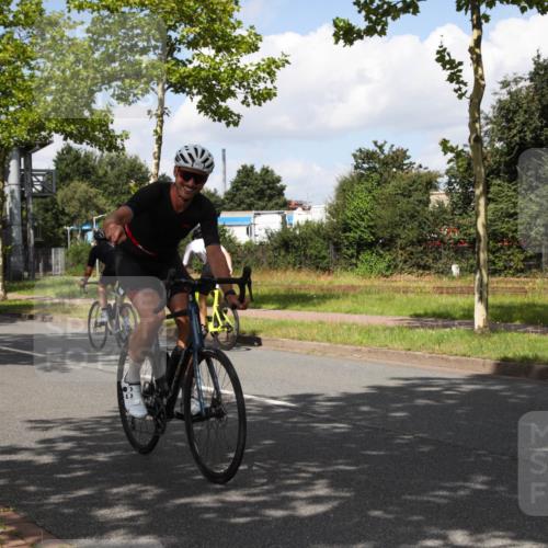 10.08.2025 - GEWOBA Citytriathlon Bremen Yannick Fuchs http://msf.ph/oto/8563386 10.08.2025 12:36:13 Radfahren 565, 567, 582, 599, 636, 639, 759 meine-sportfotos.de