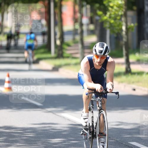 10.08.2025 - GEWOBA Citytriathlon Bremen Yannick Fuchs http://msf.ph/oto/8563391 10.08.2025 14:36:12 Radfahren 32, 261, 380, 437, 452 meine-sportfotos.de