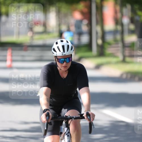 10.08.2025 - GEWOBA Citytriathlon Bremen Yannick Fuchs http://msf.ph/oto/8563395 10.08.2025 14:36:13 Radfahren 32, 261, 380, 437, 452 meine-sportfotos.de