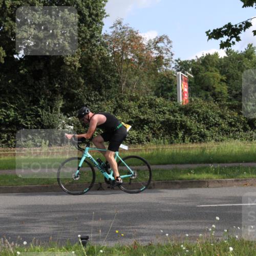 10.08.2025 - GEWOBA Citytriathlon Bremen Yannick Fuchs http://msf.ph/oto/8563407 10.08.2025 10:49:23 Radfahren 81, 105, 151, 245, 387, 405, 407, 420, 430 meine-sportfotos.de