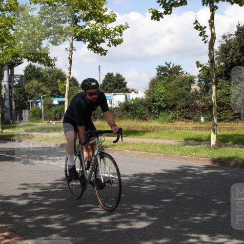 10.08.2025 - GEWOBA Citytriathlon Bremen Yannick Fuchs http://msf.ph/oto/8563410 10.08.2025 12:36:31 Radfahren 565, 599, 639, 750, 765, 766, 781, 789, 790, 794, 872, 1025, 1032 meine-sportfotos.de