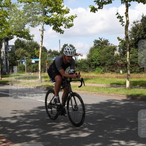 10.08.2025 - GEWOBA Citytriathlon Bremen Yannick Fuchs http://msf.ph/oto/8563411 10.08.2025 12:36:32 Radfahren 565, 570, 599, 639, 750, 765, 766, 781, 789, 790, 794, 872, 1025, 1029, 1032 meine-sportfotos.de