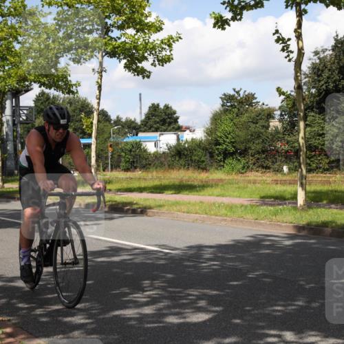 10.08.2025 - GEWOBA Citytriathlon Bremen Yannick Fuchs http://msf.ph/oto/8563414 10.08.2025 12:36:32 Radfahren 565, 570, 599, 639, 750, 765, 766, 781, 789, 790, 794, 872, 1025, 1029, 1032 meine-sportfotos.de