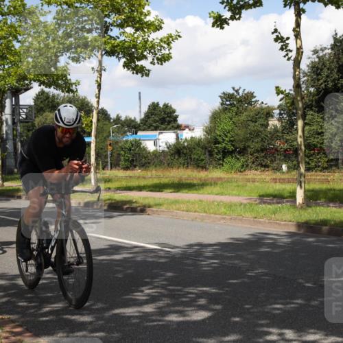 10.08.2025 - GEWOBA Citytriathlon Bremen Yannick Fuchs http://msf.ph/oto/8563419 10.08.2025 12:36:38 Radfahren 565, 570, 599, 701, 750, 765, 766, 781, 789, 790, 794, 872, 1025, 1029, 1032 meine-sportfotos.de