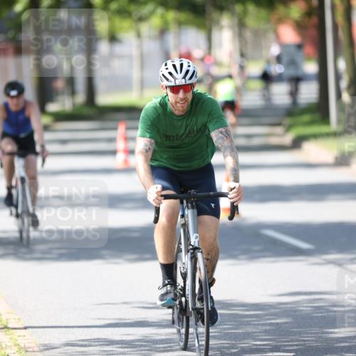10.08.2025 - GEWOBA Citytriathlon Bremen Yannick Fuchs http://msf.ph/oto/8563420 10.08.2025 14:36:26 Radfahren 20, 91, 255, 285, 380, 391 meine-sportfotos.de