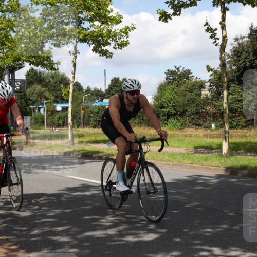 10.08.2025 - GEWOBA Citytriathlon Bremen Yannick Fuchs http://msf.ph/oto/8563424 10.08.2025 12:36:39 Radfahren 570, 701, 750, 765, 766, 781, 789, 790, 794, 872, 1025, 1029, 1032 meine-sportfotos.de