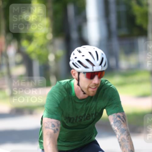 10.08.2025 - GEWOBA Citytriathlon Bremen Yannick Fuchs http://msf.ph/oto/8563429 10.08.2025 14:36:27 Radfahren 20, 91, 255, 285, 380, 391 meine-sportfotos.de