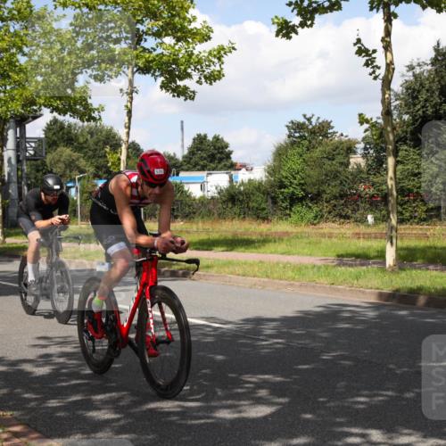 10.08.2025 - GEWOBA Citytriathlon Bremen Yannick Fuchs http://msf.ph/oto/8563430 10.08.2025 12:36:42 Radfahren 570, 701, 750, 765, 781, 789, 794, 872, 1025, 1029, 1032 meine-sportfotos.de