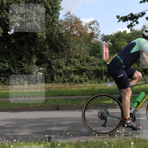 10.08.2025 - GEWOBA Citytriathlon Bremen Yannick Fuchs http://msf.ph/oto/8563431 10.08.2025 10:49:31 Radfahren 353, 387, 405, 407 meine-sportfotos.de
