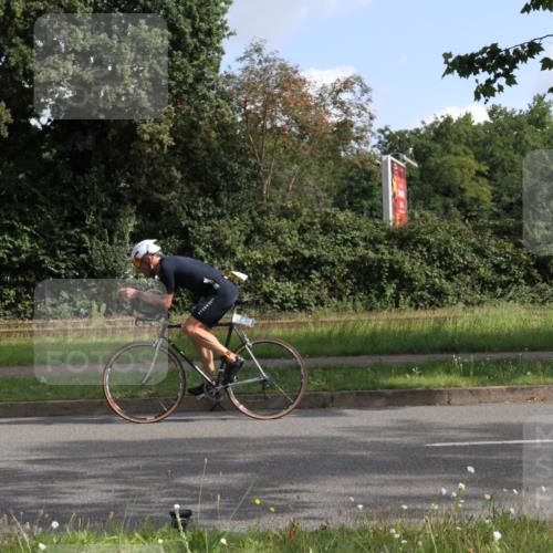 10.08.2025 - GEWOBA Citytriathlon Bremen Yannick Fuchs http://msf.ph/oto/8563442 10.08.2025 10:49:33 Radfahren 353, 387, 405, 407 meine-sportfotos.de
