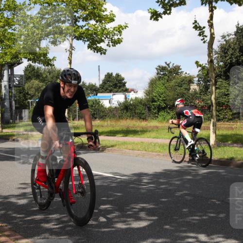 10.08.2025 - GEWOBA Citytriathlon Bremen Yannick Fuchs http://msf.ph/oto/8563447 10.08.2025 12:36:55 Radfahren 570, 631, 678, 701, 734, 739, 982, 1029, 1033 meine-sportfotos.de