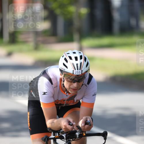 10.08.2025 - GEWOBA Citytriathlon Bremen Yannick Fuchs http://msf.ph/oto/8563451 10.08.2025 14:36:30 Radfahren 20, 41, 46, 91, 255, 285, 380, 391 meine-sportfotos.de