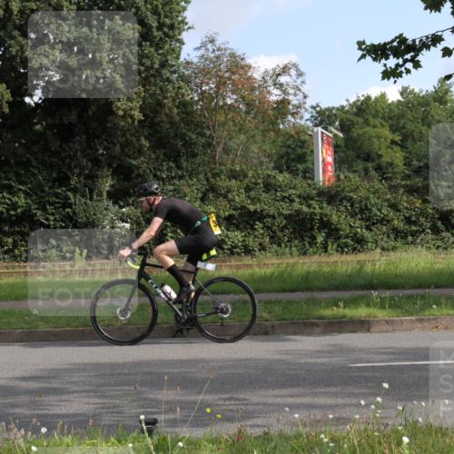 10.08.2025 - GEWOBA Citytriathlon Bremen Yannick Fuchs http://msf.ph/oto/8563455 10.08.2025 10:49:36 Radfahren 353, 387, 405 meine-sportfotos.de
