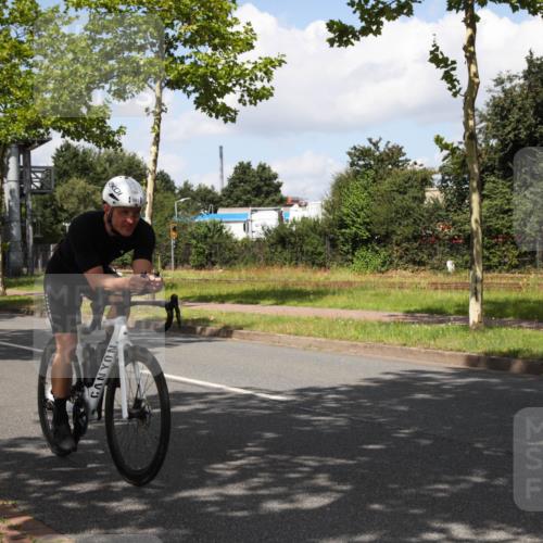 10.08.2025 - GEWOBA Citytriathlon Bremen Yannick Fuchs http://msf.ph/oto/8563458 10.08.2025 12:37:06 Radfahren 631, 678, 726, 734, 739, 804, 982, 1033 meine-sportfotos.de