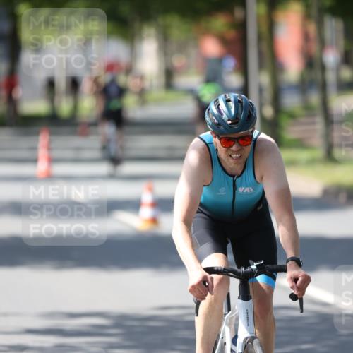 10.08.2025 - GEWOBA Citytriathlon Bremen Yannick Fuchs http://msf.ph/oto/8563465 10.08.2025 14:36:37 Radfahren 20, 24, 41, 46, 91, 123, 136, 255, 285, 391, 521 meine-sportfotos.de
