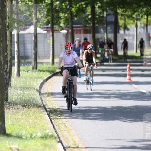10.08.2025 - GEWOBA Citytriathlon Bremen Yannick Fuchs http://msf.ph/oto/8563470 10.08.2025 14:36:39 Radfahren 20, 24, 41, 46, 91, 123, 136, 255, 285, 314, 391, 521 meine-sportfotos.de