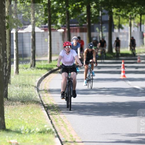 10.08.2025 - GEWOBA Citytriathlon Bremen Yannick Fuchs http://msf.ph/oto/8563472 10.08.2025 14:36:39 Radfahren 20, 24, 41, 46, 91, 123, 136, 255, 285, 314, 391, 521 meine-sportfotos.de