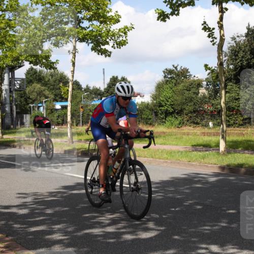 10.08.2025 - GEWOBA Citytriathlon Bremen Yannick Fuchs http://msf.ph/oto/8563473 10.08.2025 12:37:17 Radfahren 726, 804, 982 meine-sportfotos.de