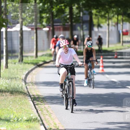 10.08.2025 - GEWOBA Citytriathlon Bremen Yannick Fuchs http://msf.ph/oto/8563474 10.08.2025 14:36:40 Radfahren 24, 41, 46, 123, 136, 255, 285, 314, 391, 521 meine-sportfotos.de
