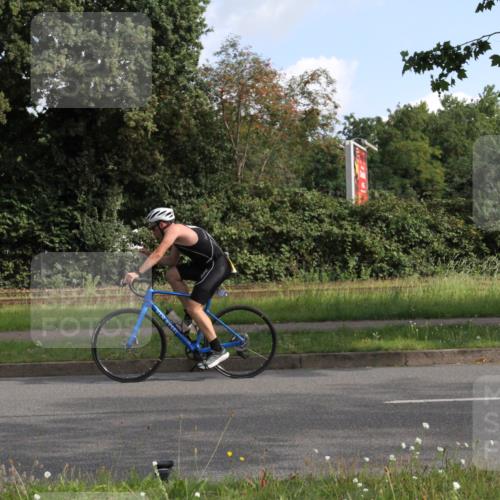 10.08.2025 - GEWOBA Citytriathlon Bremen Yannick Fuchs http://msf.ph/oto/8563475 10.08.2025 10:49:57 Radfahren 147, 408, 432, 441 meine-sportfotos.de