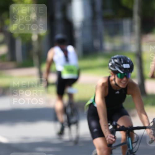 10.08.2025 - GEWOBA Citytriathlon Bremen Yannick Fuchs http://msf.ph/oto/8563490 10.08.2025 14:36:43 Radfahren 24, 41, 46, 123, 136, 227, 285, 314, 391, 521 meine-sportfotos.de