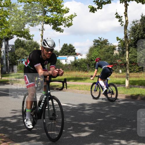 10.08.2025 - GEWOBA Citytriathlon Bremen Yannick Fuchs http://msf.ph/oto/8563495 10.08.2025 12:37:47 Radfahren 563, 603, 618 meine-sportfotos.de