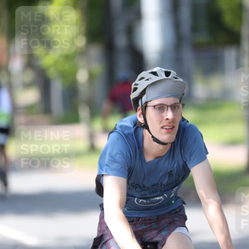 10.08.2025 - GEWOBA Citytriathlon Bremen Yannick Fuchs http://msf.ph/oto/8563497 10.08.2025 14:36:44 Radfahren 24, 41, 46, 123, 136, 227, 263, 285, 314, 391, 521 meine-sportfotos.de