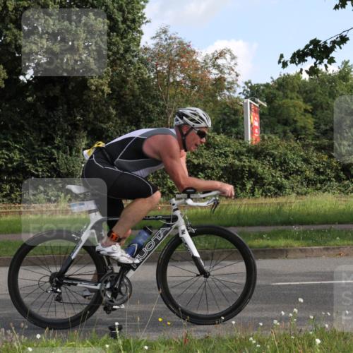 10.08.2025 - GEWOBA Citytriathlon Bremen Yannick Fuchs http://msf.ph/oto/8563498 10.08.2025 10:50:02 Radfahren 147, 406, 408, 432, 441 meine-sportfotos.de