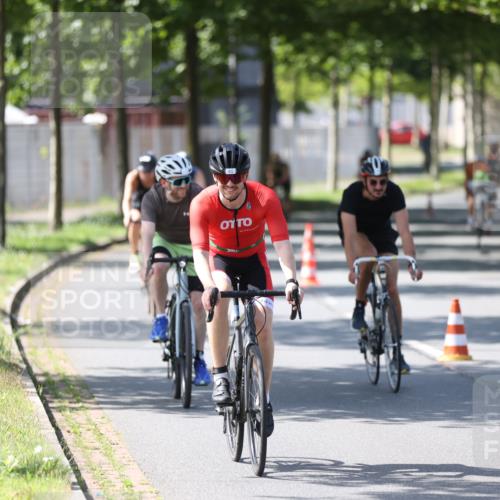 10.08.2025 - GEWOBA Citytriathlon Bremen Yannick Fuchs http://msf.ph/oto/8563500 10.08.2025 14:36:45 Radfahren 24, 41, 46, 123, 136, 227, 239, 263, 285, 314, 391, 521 meine-sportfotos.de