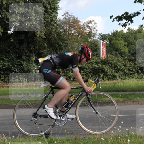 10.08.2025 - GEWOBA Citytriathlon Bremen Yannick Fuchs http://msf.ph/oto/8563504 10.08.2025 10:50:06 Radfahren 147, 406, 408, 426, 432, 441 meine-sportfotos.de