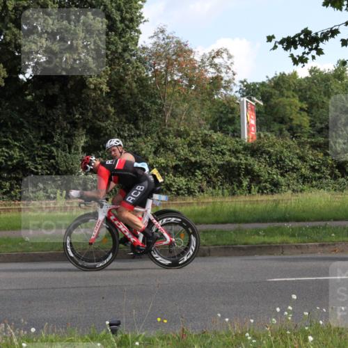 10.08.2025 - GEWOBA Citytriathlon Bremen Yannick Fuchs http://msf.ph/oto/8563507 10.08.2025 10:50:08 Radfahren 147, 406, 408, 426, 432, 441 meine-sportfotos.de